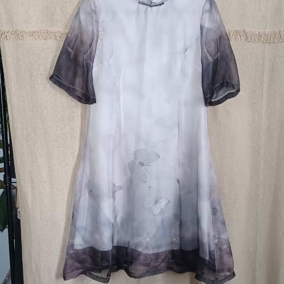 Sheer Mandarin collar A-line dress with Butterfly print, size 8 - Picture 2 of 4